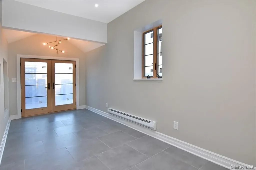 19 Longmeadow Road Yonkers NY 10704