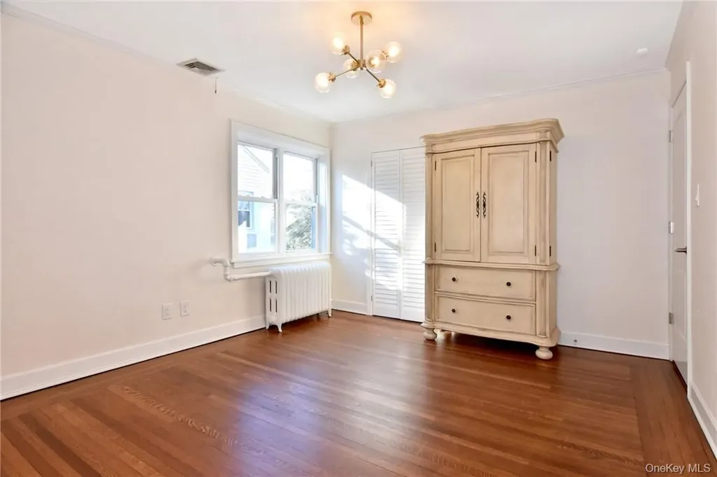 19 Longmeadow Road Yonkers NY 10704