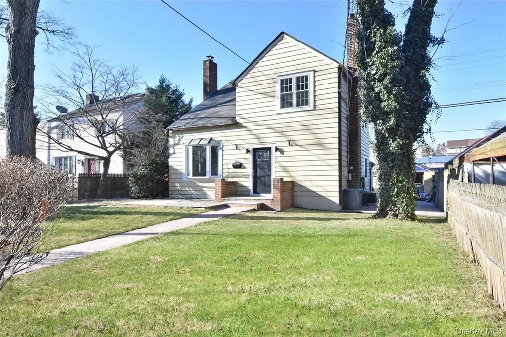 19 Longmeadow Road Yonkers NY 10704
