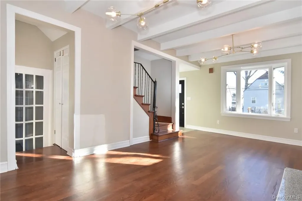 19 Longmeadow Road Yonkers NY 10704
