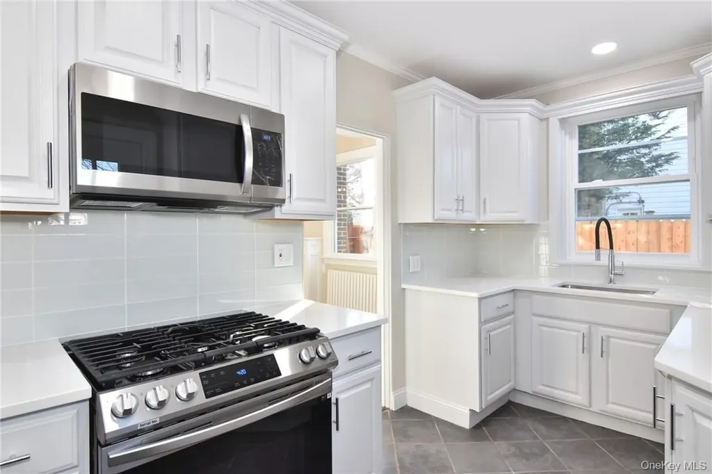 19 Longmeadow Road Yonkers NY 10704