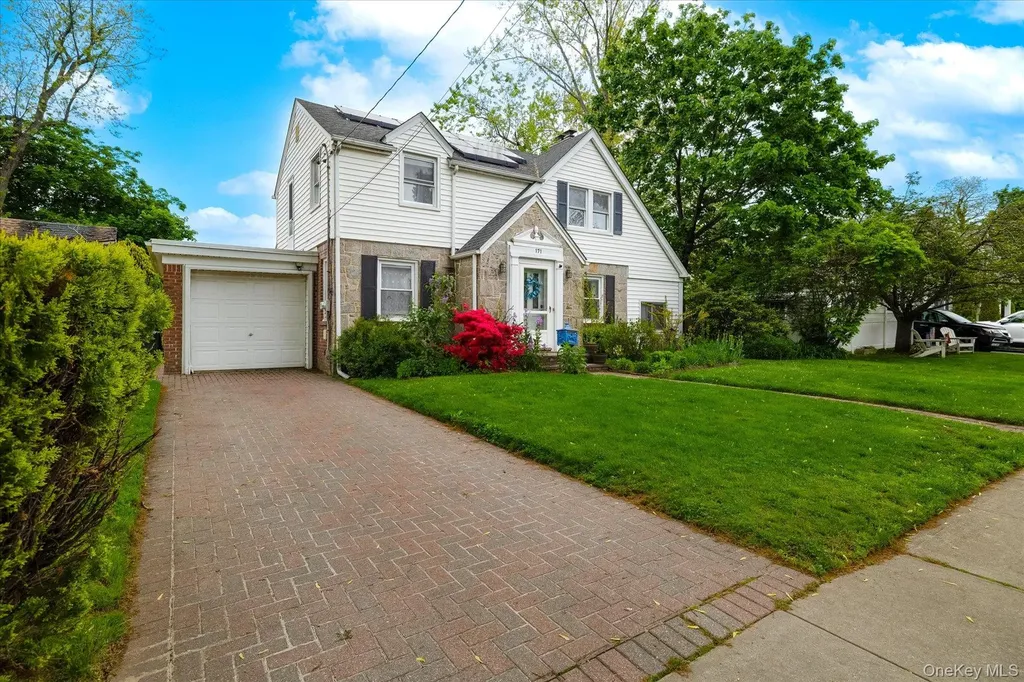 171 Park Boulevard Malverne NY 11565
