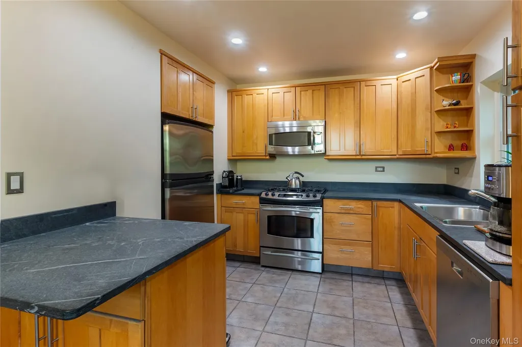 5629 Sylvan Avenue Bronx NY 10471