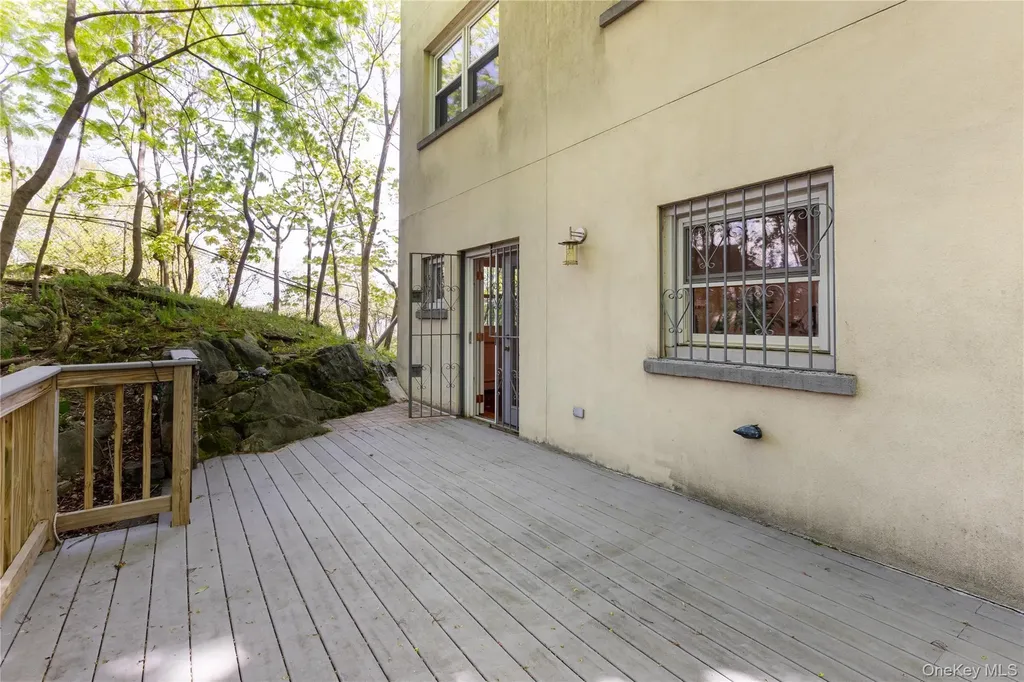 5629 Sylvan Avenue Bronx NY 10471