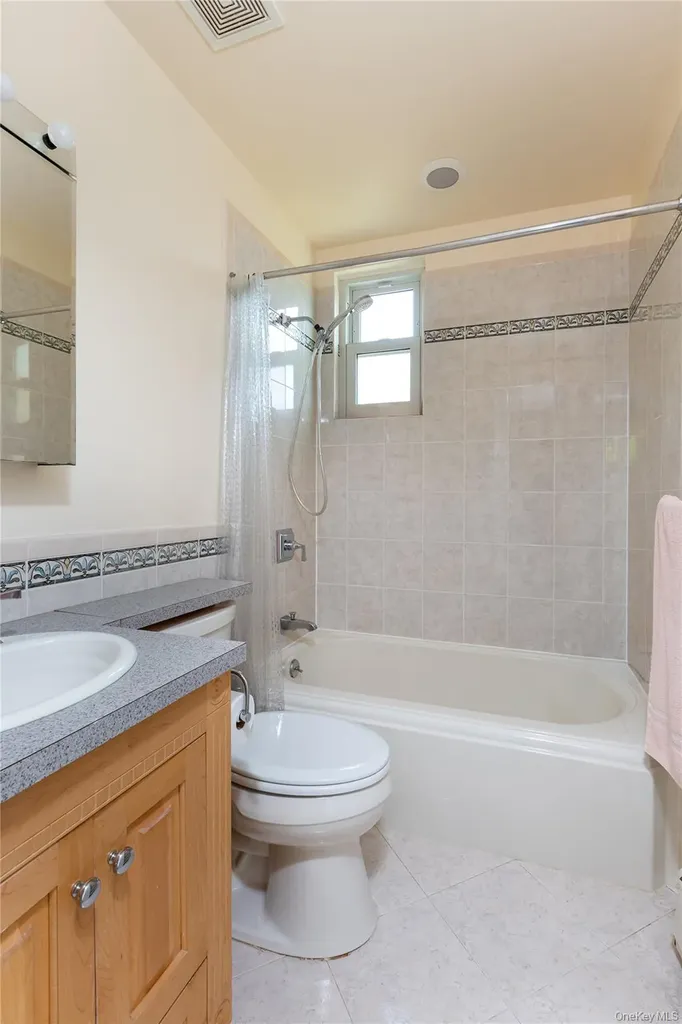5629 Sylvan Avenue Bronx NY 10471