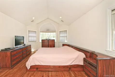 13 Sheppard Street Glen Head NY 11545