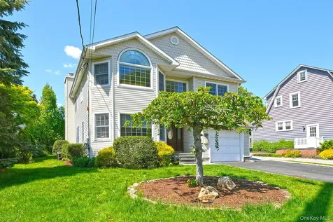 13 Sheppard Street Glen Head NY 11545