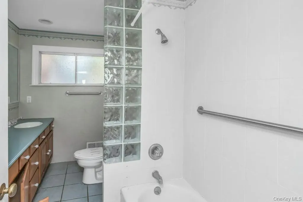 14 Central Park Road Plainview NY 11803