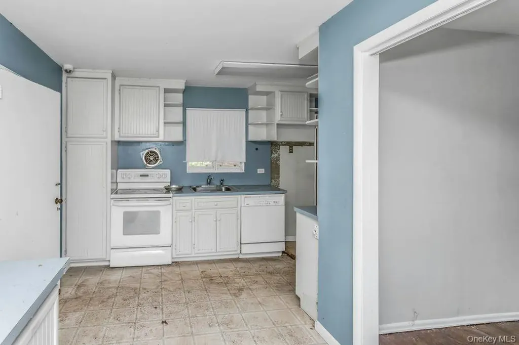 14 Central Park Road Plainview NY 11803