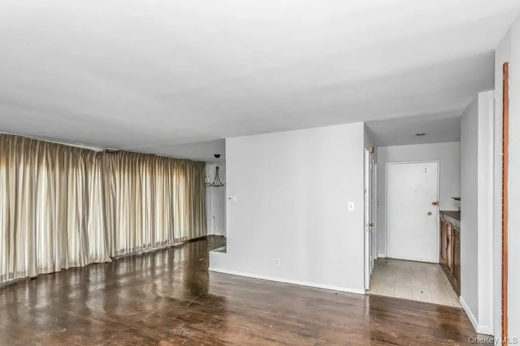 14 Central Park Road Plainview NY 11803