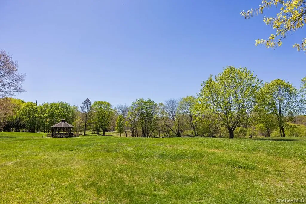 604 Cabot Court E Saint James NY 11780