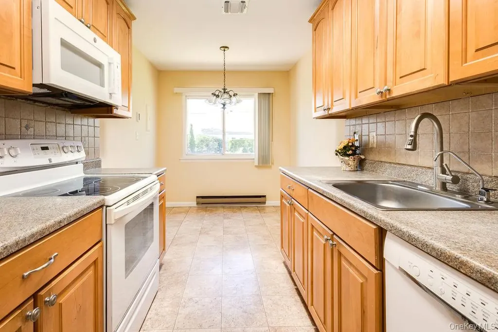 604 Cabot Court E Saint James NY 11780