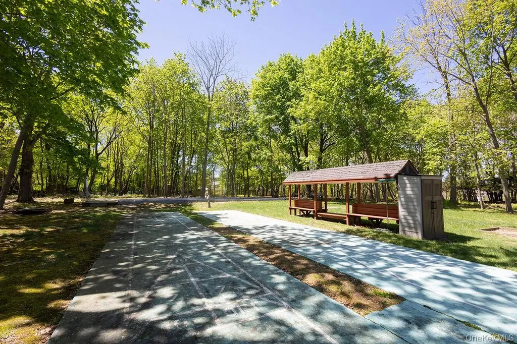 604 Cabot Court E Saint James NY 11780