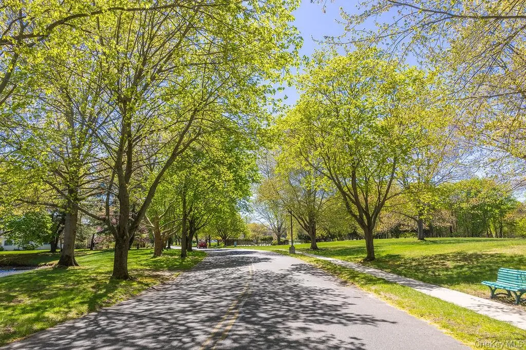 604 Cabot Court E Saint James NY 11780