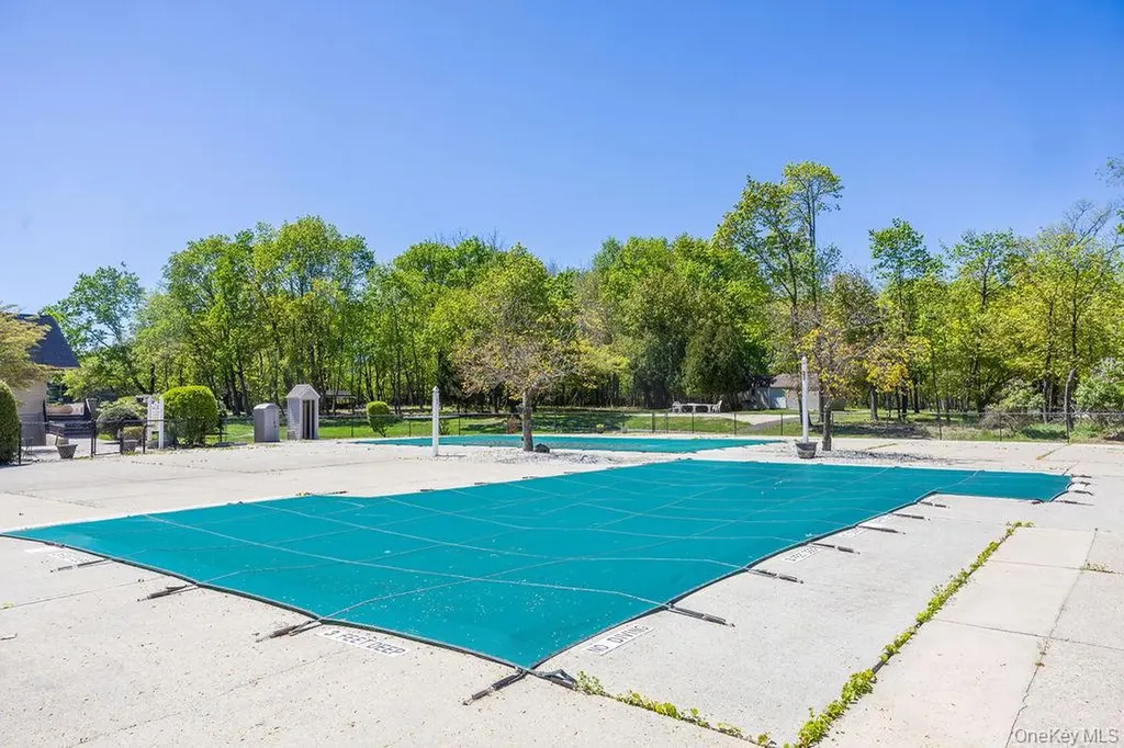 604 Cabot Court E Saint James NY 11780