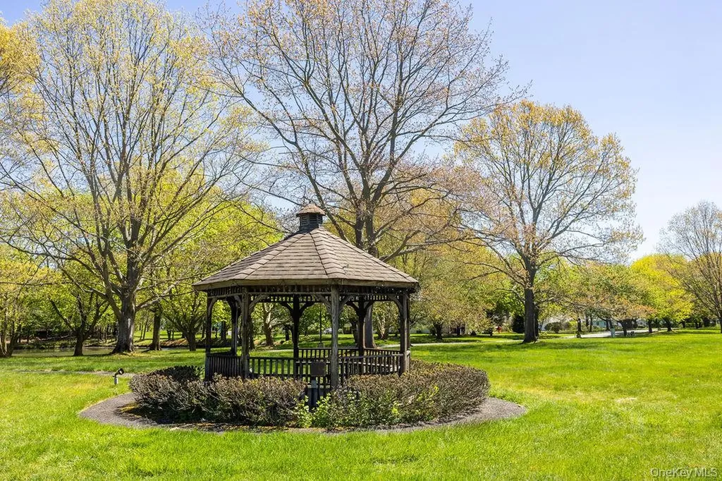 604 Cabot Court E Saint James NY 11780