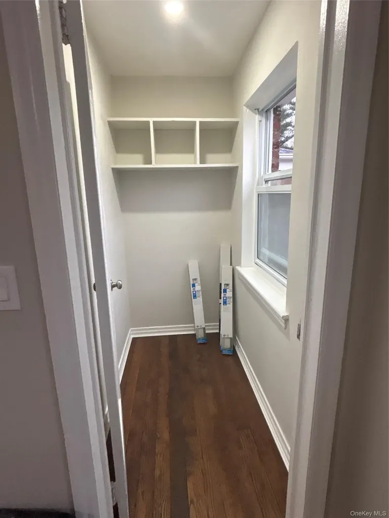 37 Spruce Street Great Neck NY 11021