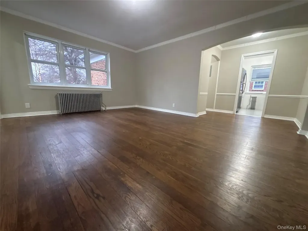 37 Spruce Street Great Neck NY 11021