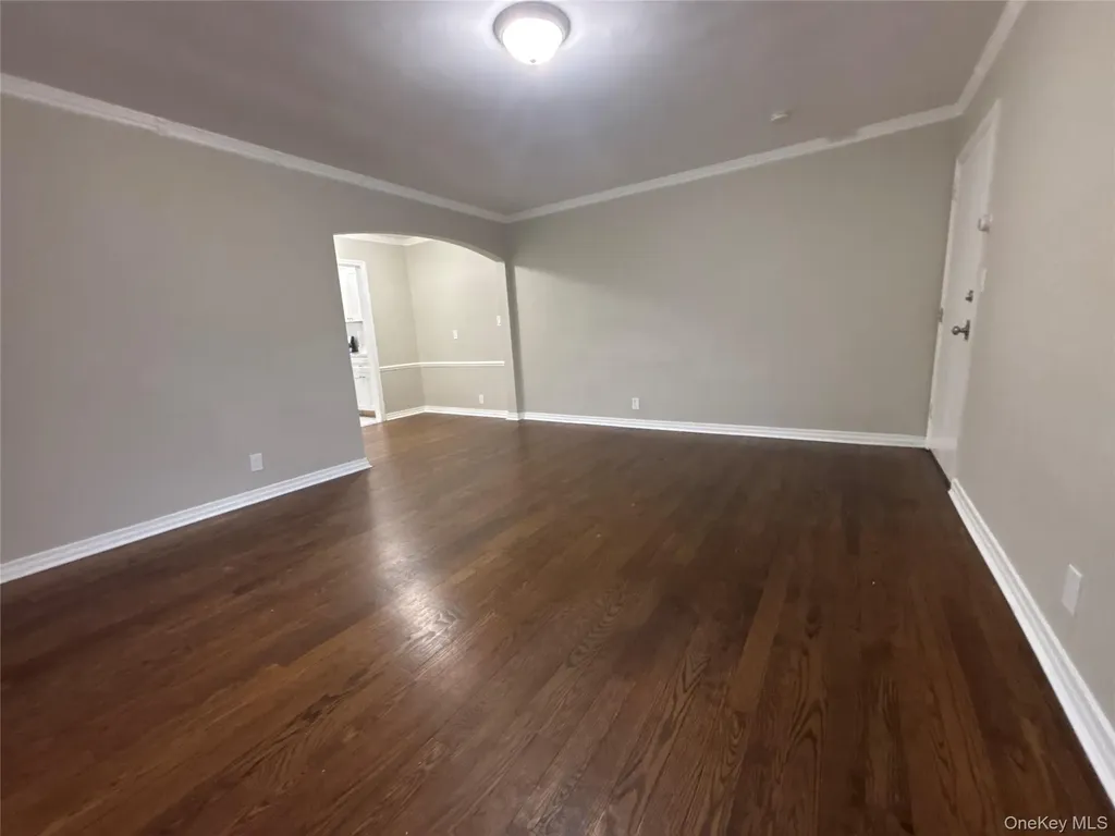 37 Spruce Street Great Neck NY 11021