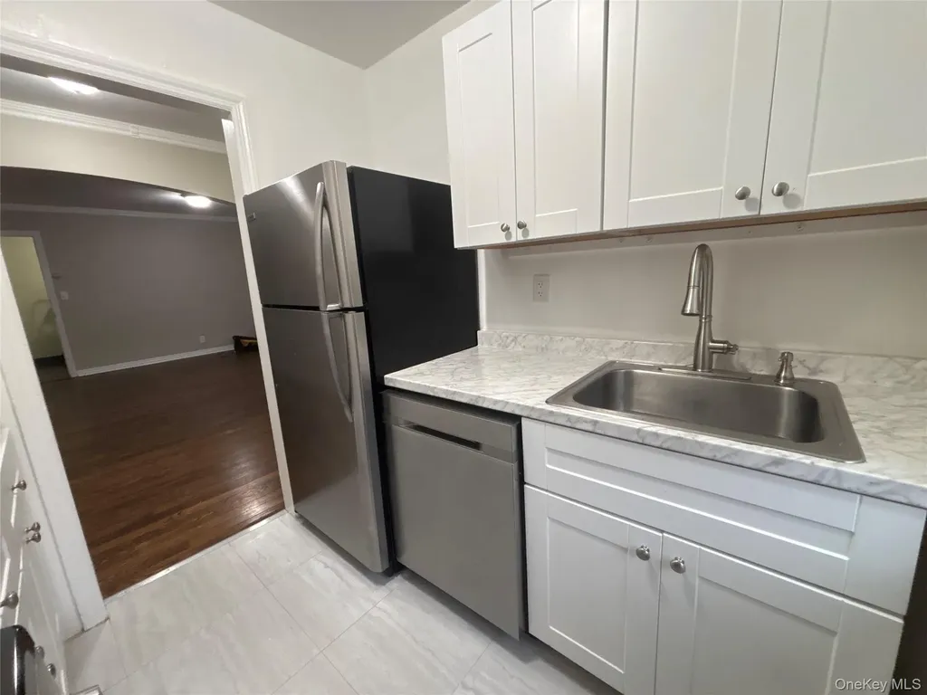 37 Spruce Street Great Neck NY 11021
