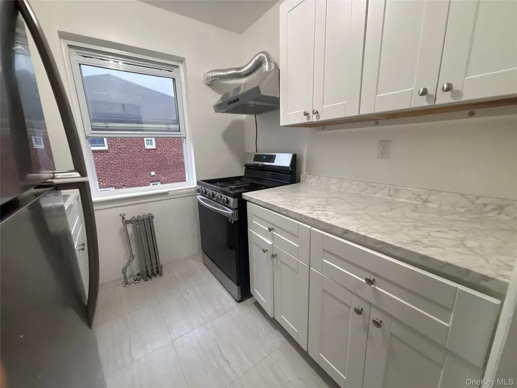 37 Spruce Street Great Neck NY 11021