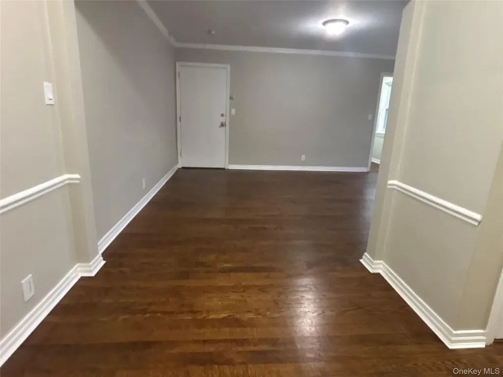 37 Spruce Street Great Neck NY 11021