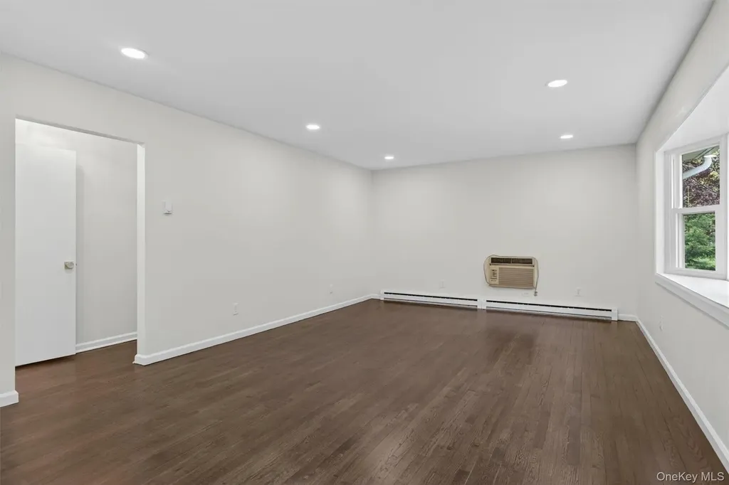 25 Kings Drive Newburgh NY 12589