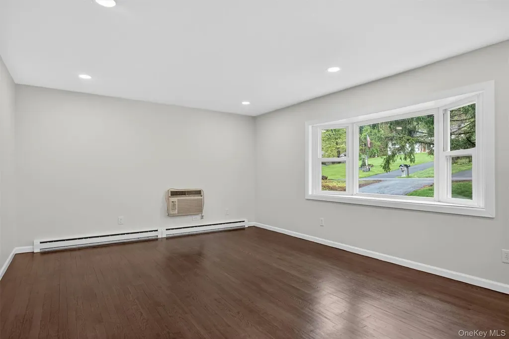 25 Kings Drive Newburgh NY 12589
