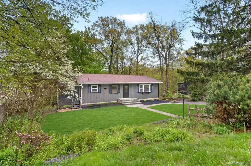 25 Kings Drive Newburgh NY 12589