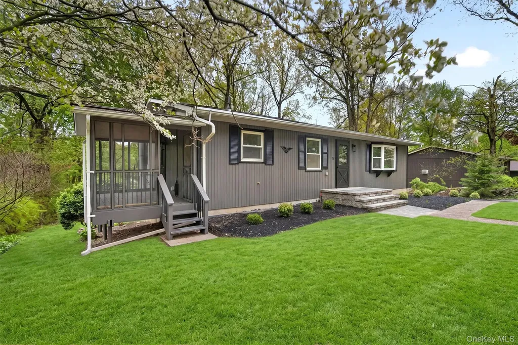 25 Kings Drive Newburgh NY 12589