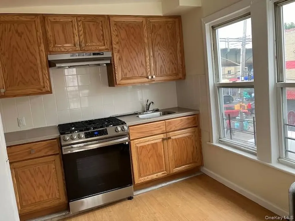 3925 White Plains Road Bronx NY 10466