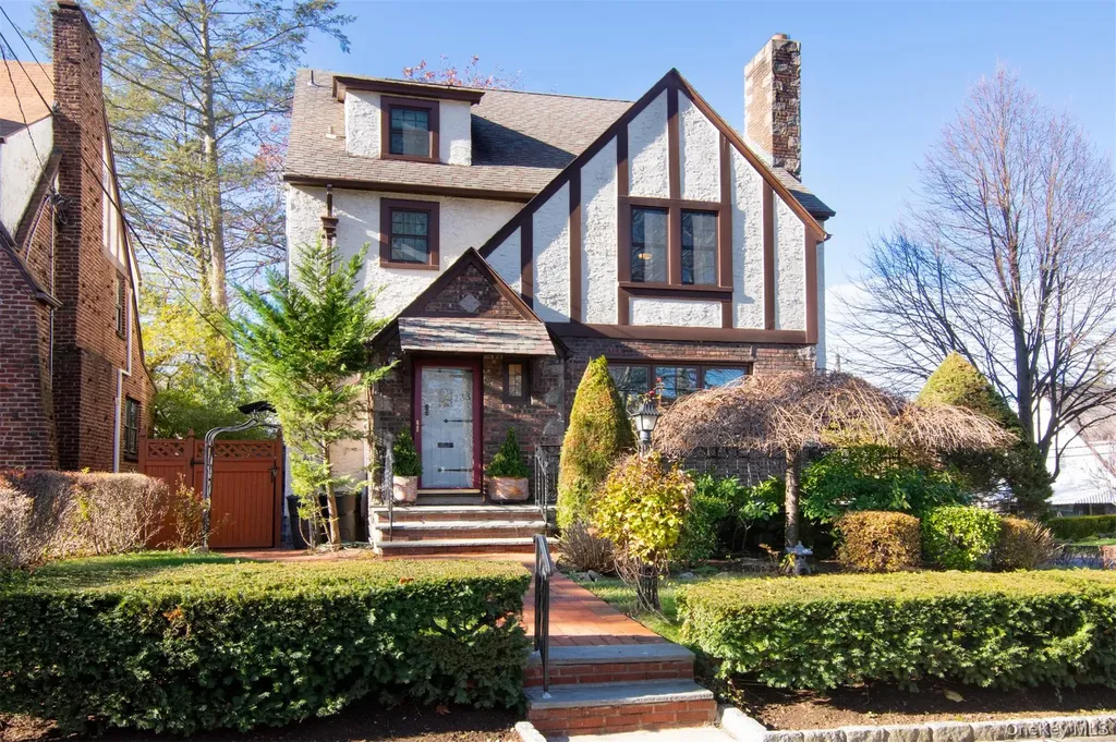 233 Kneeland Avenue Yonkers NY 10705
