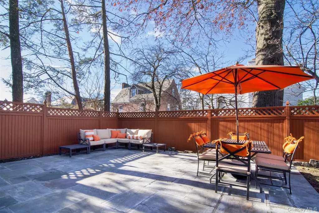 233 Kneeland Avenue Yonkers NY 10705