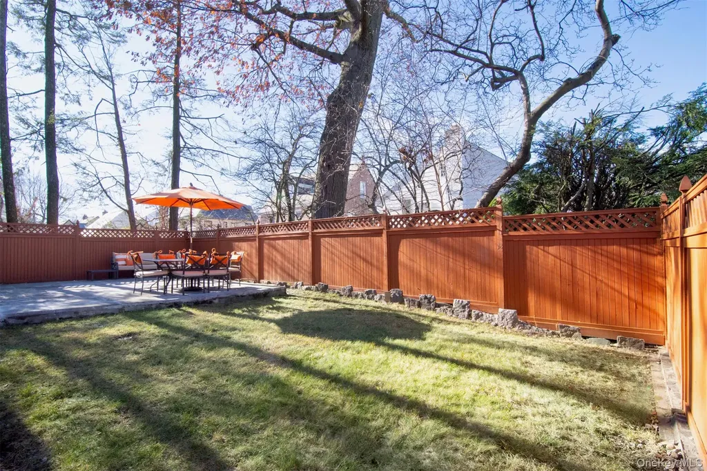 233 Kneeland Avenue Yonkers NY 10705