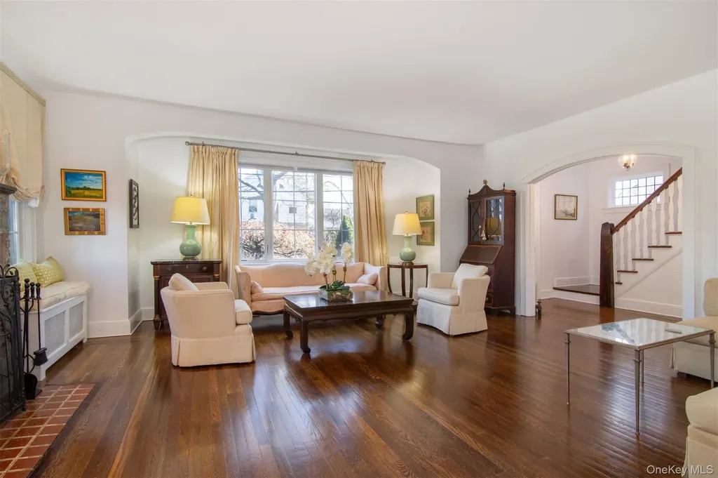 233 Kneeland Avenue Yonkers NY 10705