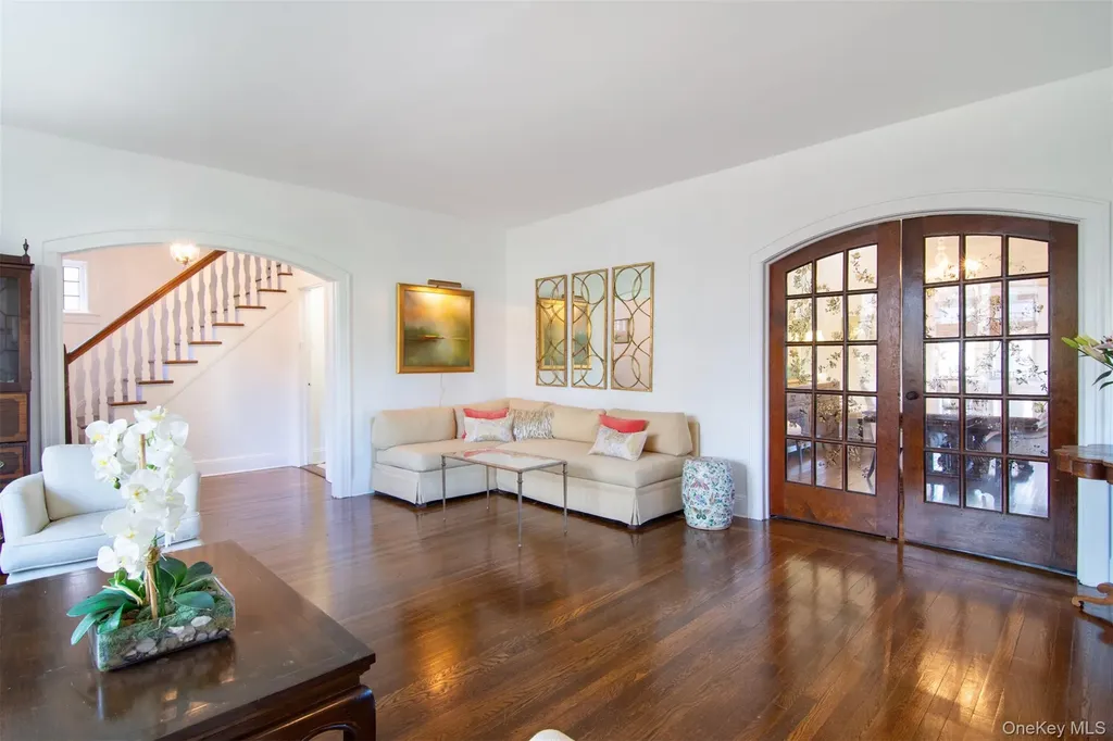 233 Kneeland Avenue Yonkers NY 10705