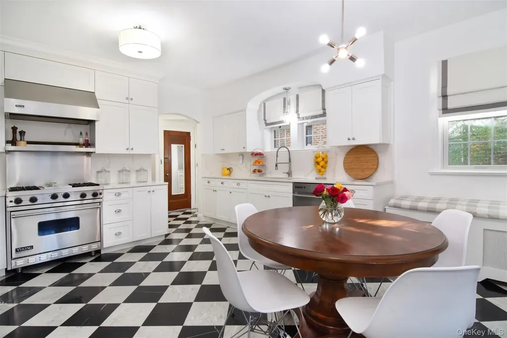 233 Kneeland Avenue Yonkers NY 10705