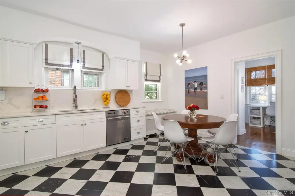233 Kneeland Avenue Yonkers NY 10705