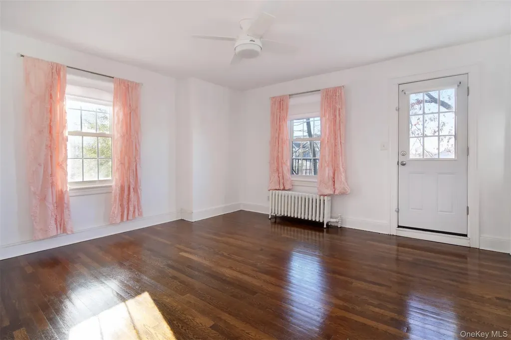 233 Kneeland Avenue Yonkers NY 10705