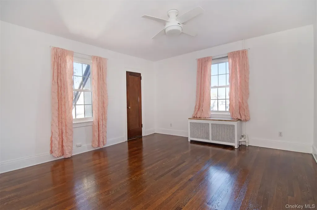 233 Kneeland Avenue Yonkers NY 10705