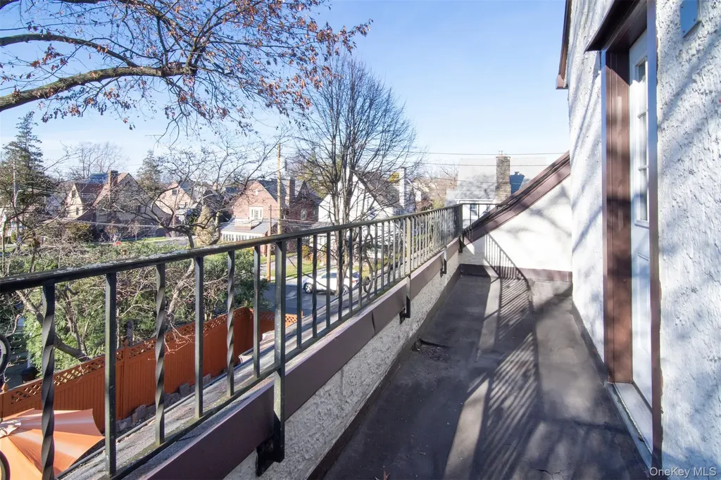 233 Kneeland Avenue Yonkers NY 10705