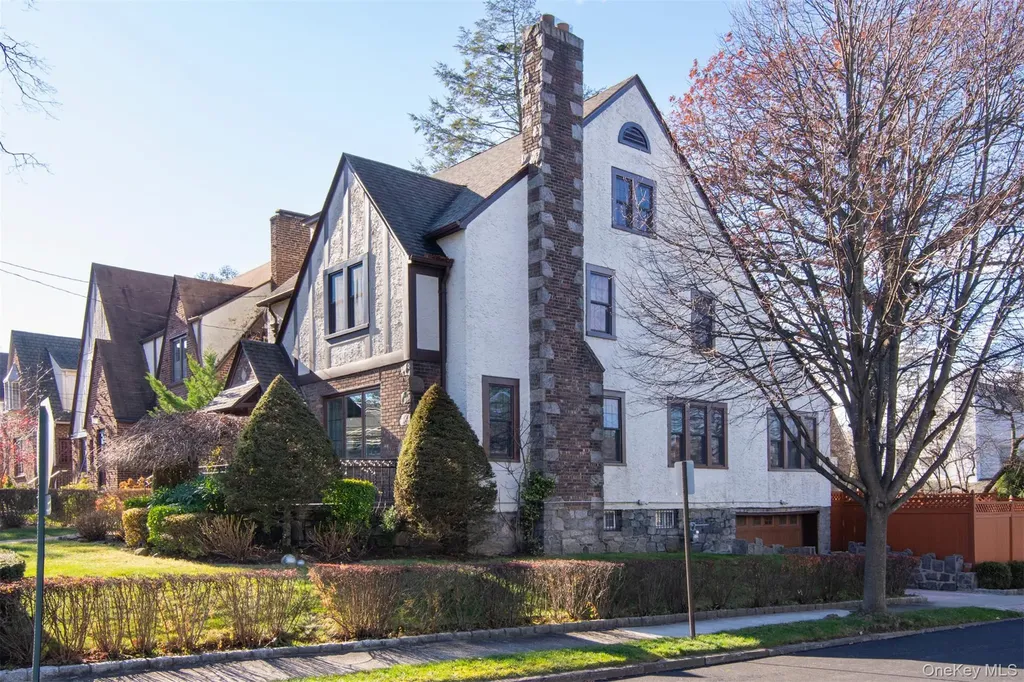 233 Kneeland Avenue Yonkers NY 10705