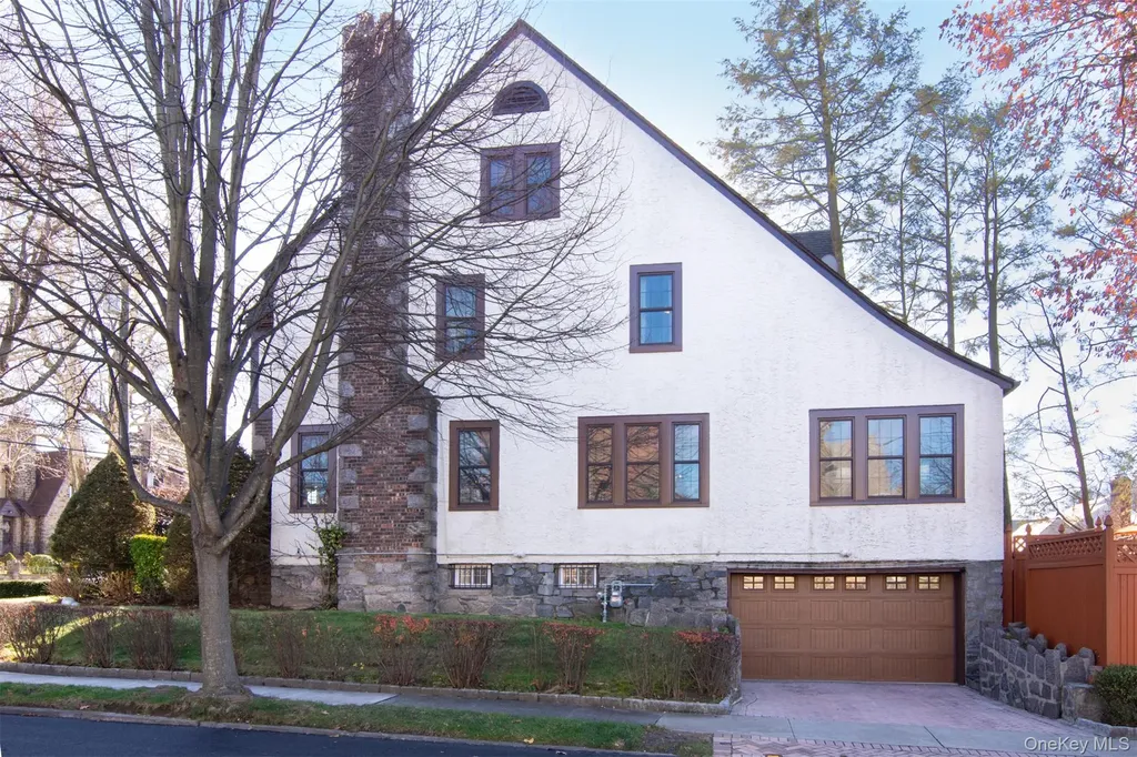 233 Kneeland Avenue Yonkers NY 10705