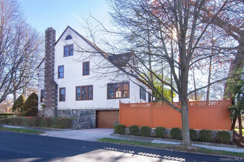 233 Kneeland Avenue Yonkers NY 10705