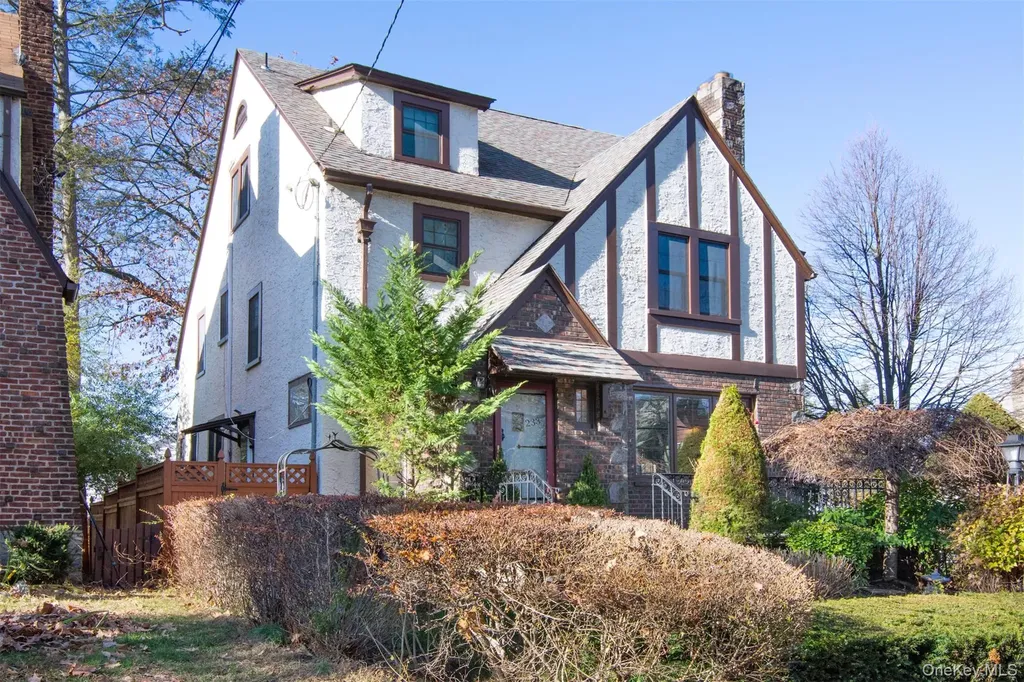 233 Kneeland Avenue Yonkers NY 10705