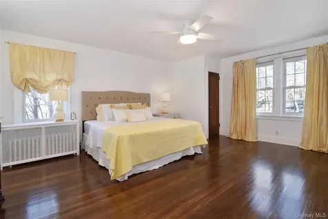 233 Kneeland Avenue Yonkers NY 10705
