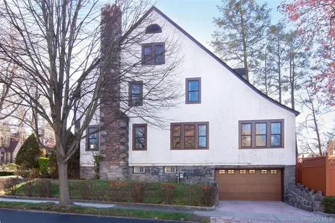 233 Kneeland Avenue Yonkers NY 10705