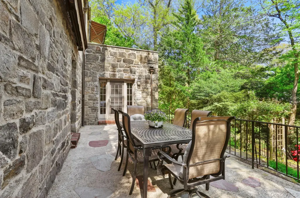 66 Caterson Terrace Hartsdale NY 10530