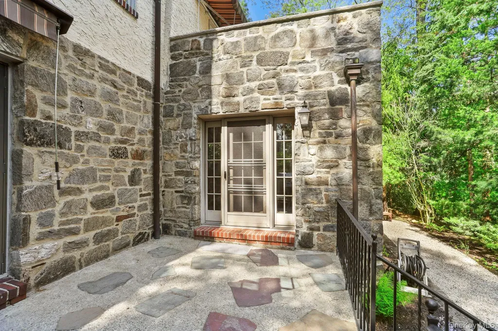 66 Caterson Terrace Hartsdale NY 10530