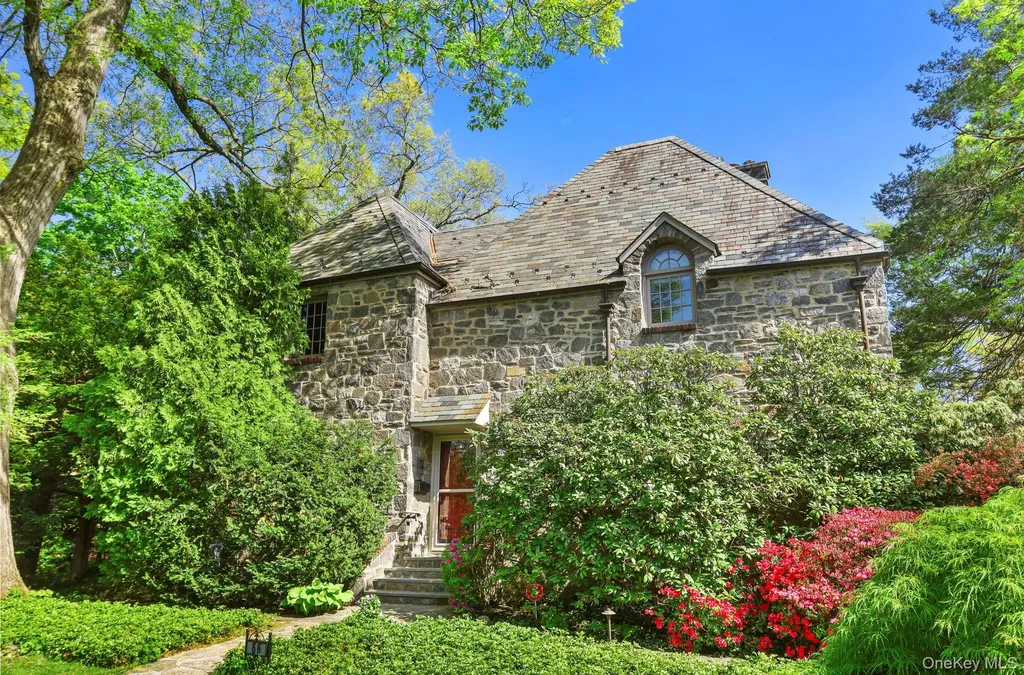 66 Caterson Terrace Hartsdale NY 10530